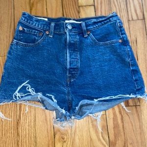 Levi’s Ribcage shorts